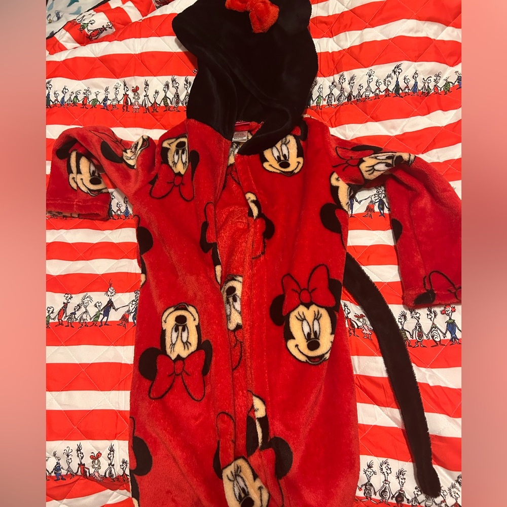Excellent condition Minnie Mouse robe